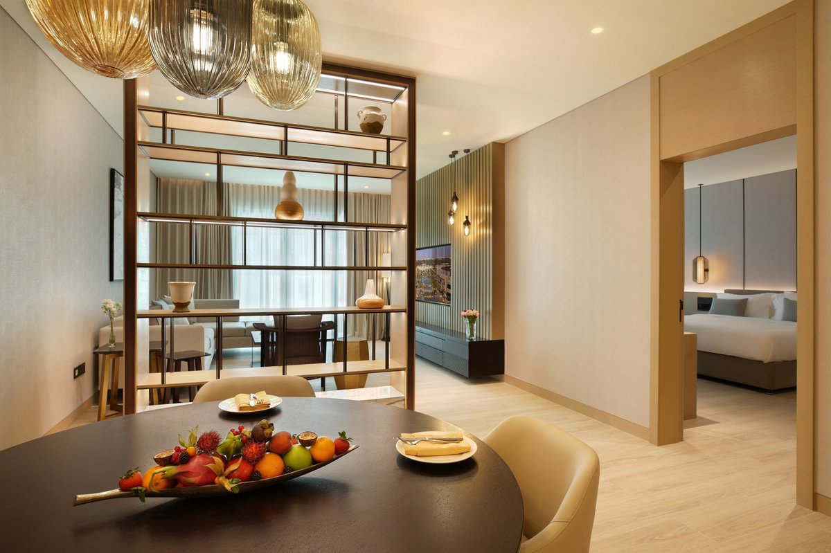 Embrace the comfort of home, enhanced by the charm and excellence of our services at Al Ain Rotana.

#AlAinRotana #AlAin #UAE #RotanaHotels

استمتع بالراحة والأجواء المنزلية المعززة بسحر وتميز خدماتنا في العين روتانا.