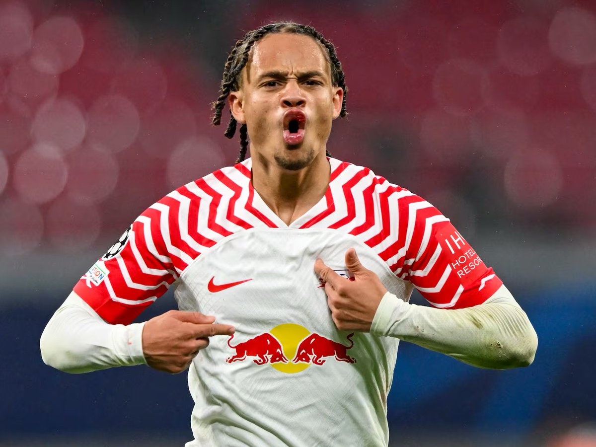 🚨 JUST IN:

Erik ten Hag is weighing up a loan move for PSG’s Xavi Simons. #MUFC [@MullockSMirror]