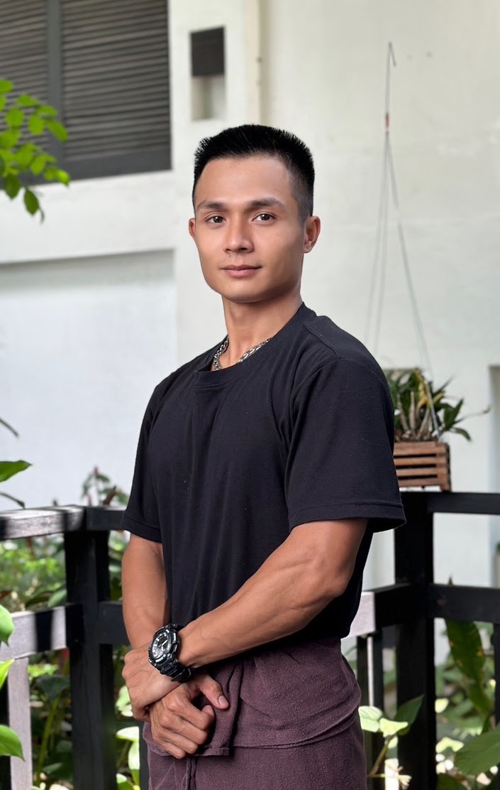 planetworldz's tweet photo. วันนี้จะมารีวิวนวดที่เชียงใหม่กับพี่บุญ หนุ่มผมสั้นกล้ามใหญ่ซิกแพ็คแน่นจากร้าน Victoria Massage https://t.co/dAbvW6TXbj