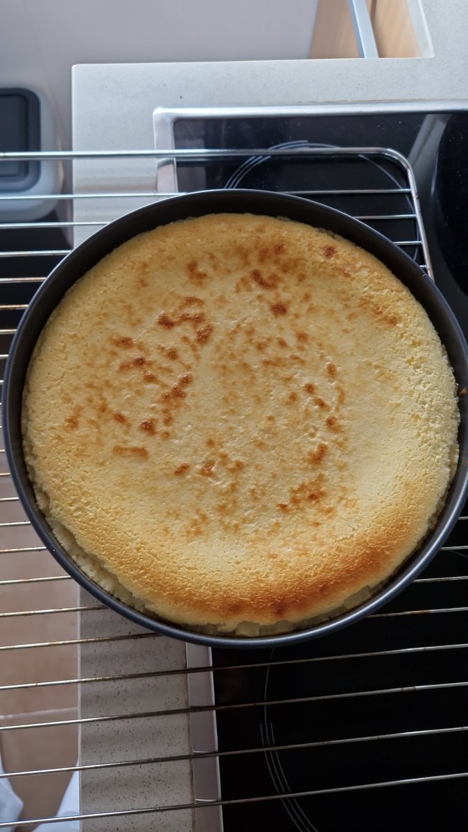 DanielRome1986's tweet photo. Pues acabo de sacar esto del horno https://t.co/N4tsuUhkWi
