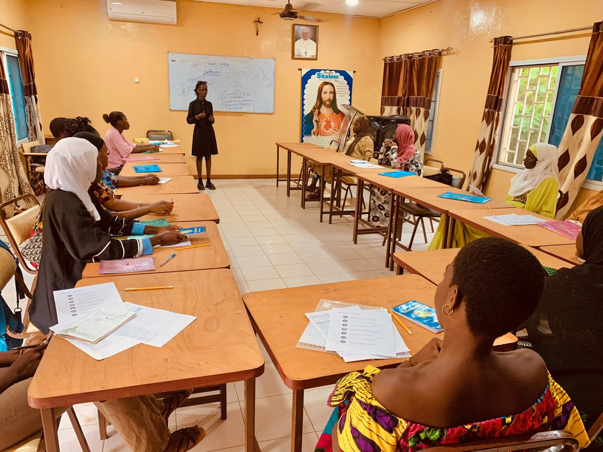 Project21plus's tweet photo. Day 5: GOAL SETTING
Participants were taken through how to make their goals S-M-A-R-T.
It’s our desire to guide our participants in not only setting their goals for the sake of it, but ensuring that they actually attain them through the S-M-A-R-T technique.
#21daysofproject21 https://t.co/8EwKiQYWb6
