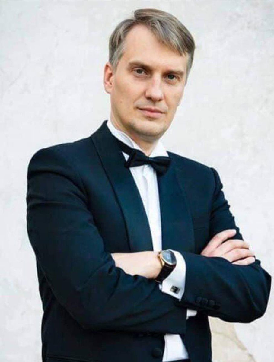 Gerashchenko_en's tweet photo. The opera singer, musician, and actor Ihor Voronka died fighting for Ukraine.

On July 3, Ihor turned 49 years old. He defended Ukraine from the beginning of the full-scale invasion.

Ihor Voronka was a Merited Artist of Ukraine, participated in the Open Opera Ukraine project, and was a leading singer of the Dumka National Academic Choral Capella.

RIP, Hero