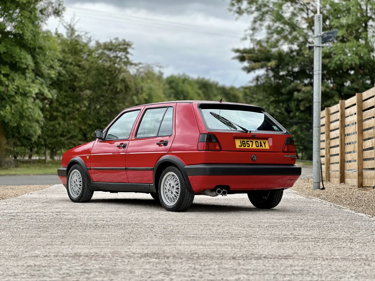 Classic Car Auctions tweet media