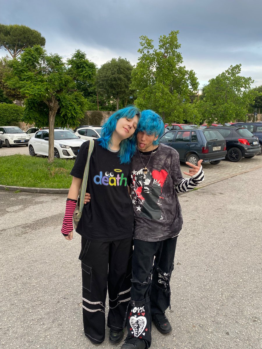 festijessi's tweet photo. Io e il mio amore @microdemone ancora qui https://t.co/sregW0Fxmg