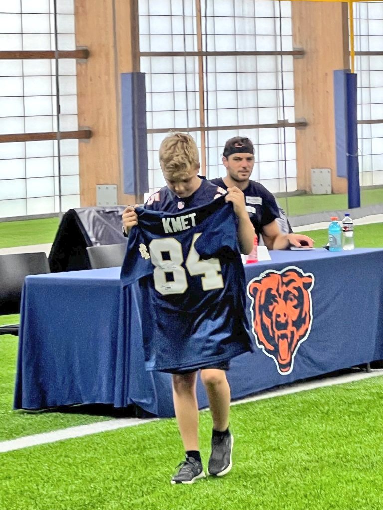 NickStiglic's tweet photo. Nephew is attending @ColeKmet #ProCamps today!! Kmet is his favorite player from @NDFootball to the @ChicagoBears!!
BEARDOWN &amp; GOD BLESS!! https://t.co/ZyFqESbwe2