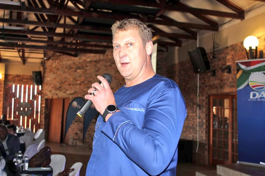 DA Mpumalanga Provincial Chairperson, Bosman Grobler MPL, is addressing delegates at our Provincial Council Meeting in Middelburg. 🇿🇦

#KhulaDA