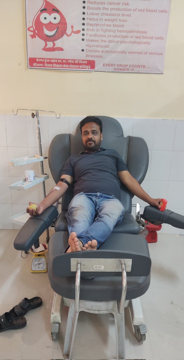 Meenaji0786's tweet photo. आज श्री रामकरण जोशी राजकीय जिला चिकित्सालय दौसा में मरीज मोनिका ( लालसोट ) के लिए लेक्चर अखिलेश शर्मा जी ( दौसा ) जिला - दौसा ने अपना #A_POSITIVE ब्लड डोनेट किया।
Thank you Akelesh ji 😊😊🙏
#Aryan_Foundation
#We_build_Humanity
Call & WhatsApp - 9414254299 https://t.co/C5Ap7BFpJ9