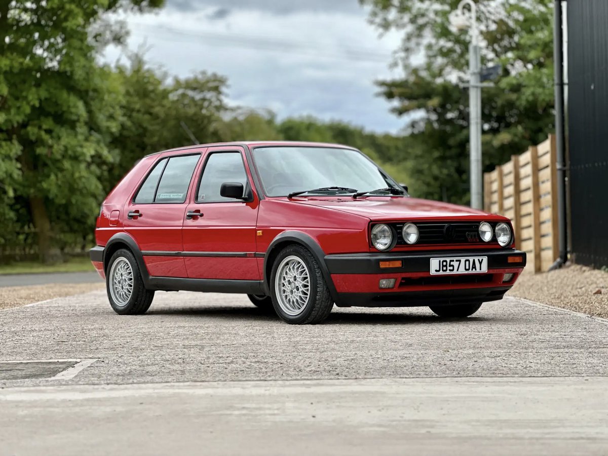 Classic Car Auctions tweet media