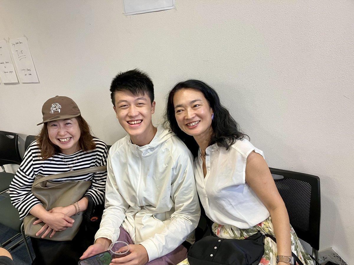 yasukoimamura15's tweet photo. #OsakaGoCamp #碁キャンプ #前田亮 #GoCamp #大阪碁キャンプ #2024年
#南千里クリスタルホテル #囲碁 #外国人
さと子と囲碁アクセサリー。
マイヤープロに会いました。
ウィリアムとゲイリーとも挨拶 https://t.co/4fTnG7GiIi