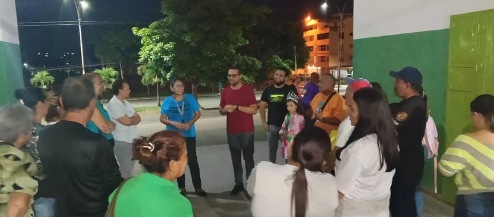 #12Julio Dirigentes del comando de campaña con Vzla GANA del Mcpio Zamora, Aragua realizamos una Asamblea con Vecinos del Conjunto Residencial La Romana en Villa de Cura. Llevando el mensaje de Cambio y esperanza de <a href="/MariaCorinaYA/">María Corina Machado</a> y promoviendo la candidatura de EDMUNDO GONZÁLEZ