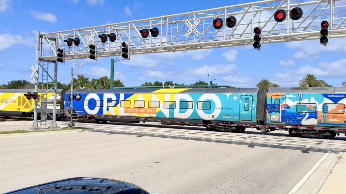 BiscayneTimes's tweet image. @GoBrightline sees a massive increase in ticket revenue but still faces significant losses. With fare hikes and expanding services, can they balance the books? Check out the full story.

biscaynetimes.com/news/brightlin…

#RailService #SouthFlorida #Orlando @WLRN