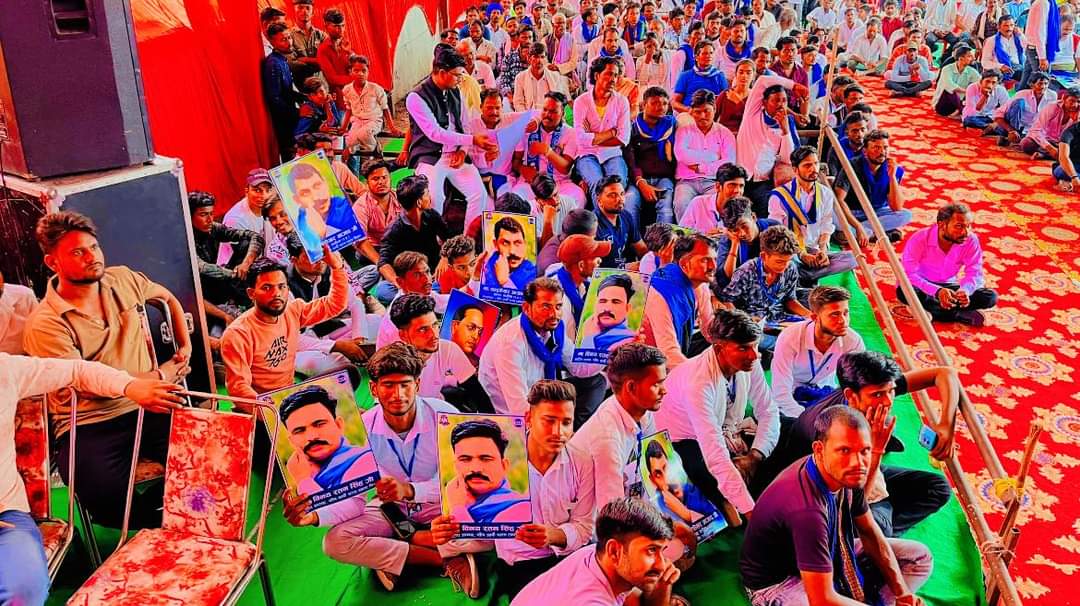 Kaushal Valmiki (@kaushalvalmiki5) on Twitter photo आज झांसी मण्डल की समीक्षा भीम आर्मी राष्ट्रीय अध्यक्ष माननीय <a href="/VinayRatanSingh/">Vinay Ratan Singh</a> जी ने करी। आज झांसी मण्डल की समीक्षा भीम आर्मी राष्ट्रीय अध्यक्ष माननीय <a href="/VinayRatanSingh/">Vinay Ratan Singh</a> जी ने करी।
