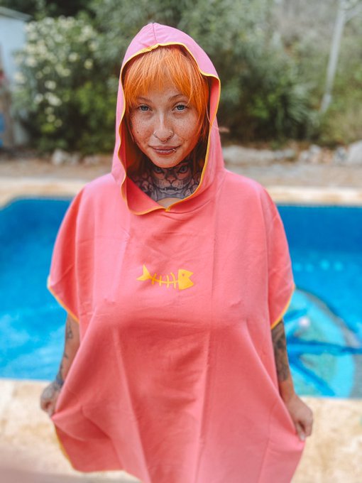 Should we go swimming? ;) https://t.co/qAe7Um3iyf