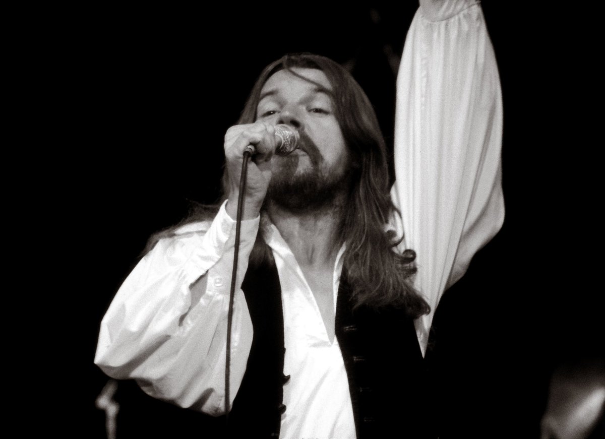 BobSeger's tweet image. #OnThisDay 7-13-1977: performing during the inaugural summer of concerts at the Alpine Valley Music Theatre in East Troy, WI.