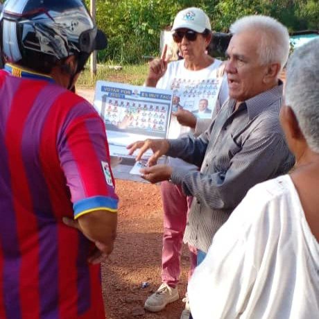 🏳 Los #ADecosEnResistencia continuamos sin descanso las caminatas casa a casa, tocando las puertas de los hogares de los sectores Polígono y La Florida, donde llevamos el msj de unidad y enseñamos a los vecinos de esa zona, como votar por <a href="/EdmundoGU/">Edmundo González</a> el próximo #28Jul 

#ADelante