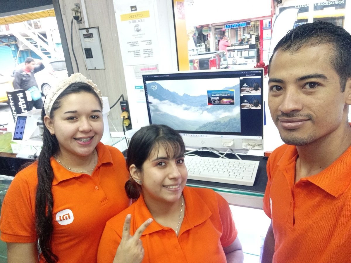 juliocesar_re's tweet photo. Desde nuestro trabajo conectados al #eltourxrcn @mario_sabato desde MANTA  ECUADOR. https://t.co/RR6oB4Byl6