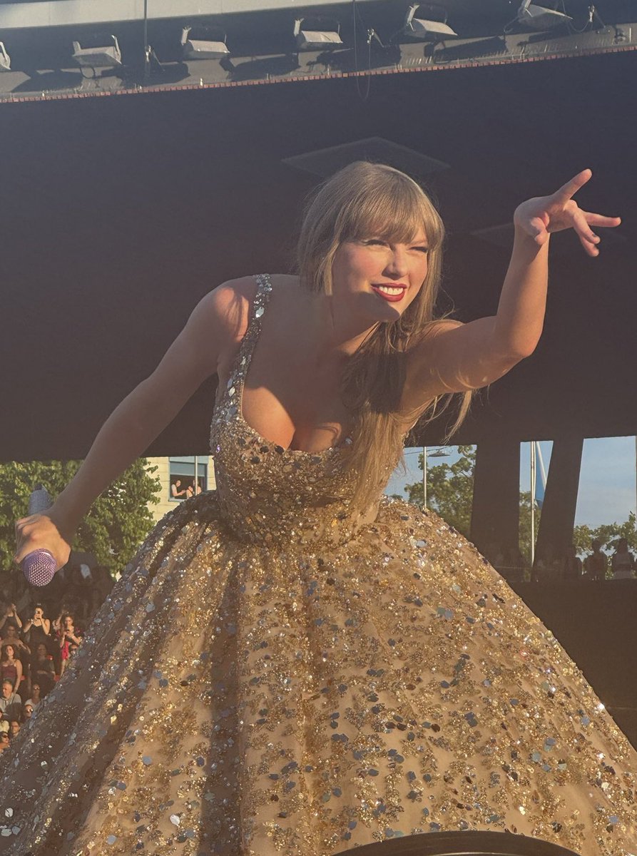 best of swift ❁ tweet media