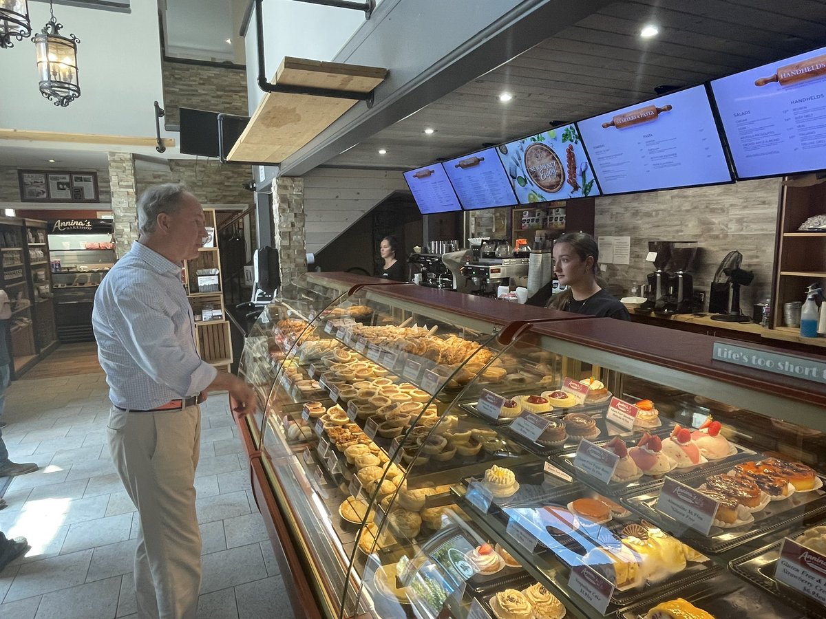 PBethlenfalvy's tweet photo. I stopped by Annina's Bakeshop & Cafe to pick up some of their delicious pastries and Butter Tarts.
#ShopLocal https://t.co/osA29ailXu