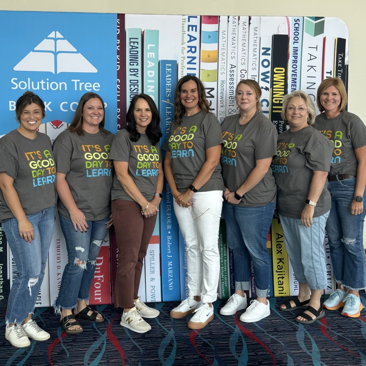OuachitaSD's tweet photo. Great day to be a learner and a great day to be a Warrior! A team of teachers enjoyed attending the @SolutionTree #PLCatWork Institute this week! It's gonna be a great year! #WeAreWarriors #LifelongLearners #Team https://t.co/0yy5r2UURN