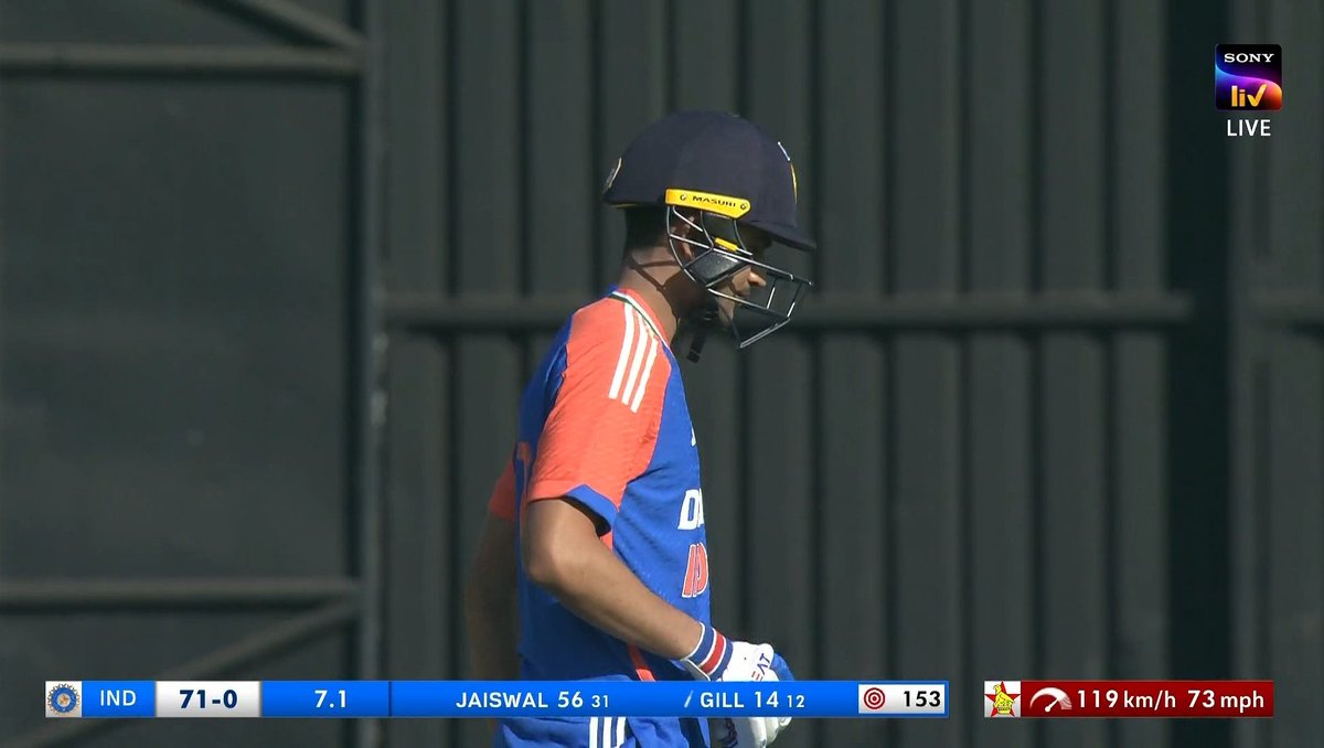 NishaRo45_'s tweet photo. I haven't seen more selfish player and than Shubman Gill and Virat Kohli.
When Yashasvi Jaiswal at 83, India required 23 runs. Yashasvi Jaiswal would have scored his century but Shubman Gill didn't give him strike.

You gotta feel for Jaiswal 💔 https://t.co/7t57HCdBqJ