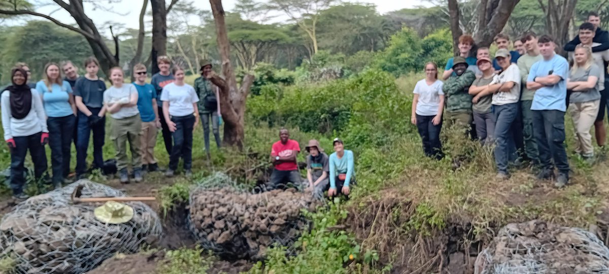 campkenya's tweet photo. #TeamChui have been hard at work at #TheWildlifeFoundation, working on making gabions and planting trees 🌱 So great to see the team getting stuck into their projects 🙌🏼 @campsint #campseffect #environmentalproject https://t.co/aCa2SW2XoV