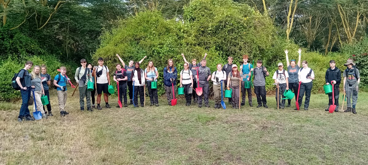 campkenya's tweet photo. #TeamChui have been hard at work at #TheWildlifeFoundation, working on making gabions and planting trees 🌱 So great to see the team getting stuck into their projects 🙌🏼 @campsint #campseffect #environmentalproject https://t.co/aCa2SW2XoV