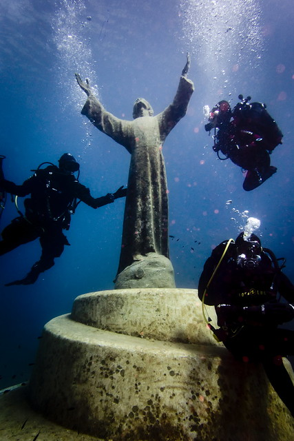 phalascist's tweet photo. Christ of the abyss, a submerged statue of Christ on the seafloor of san fruttuoso bay, italy. https://t.co/scY2UrdhO7