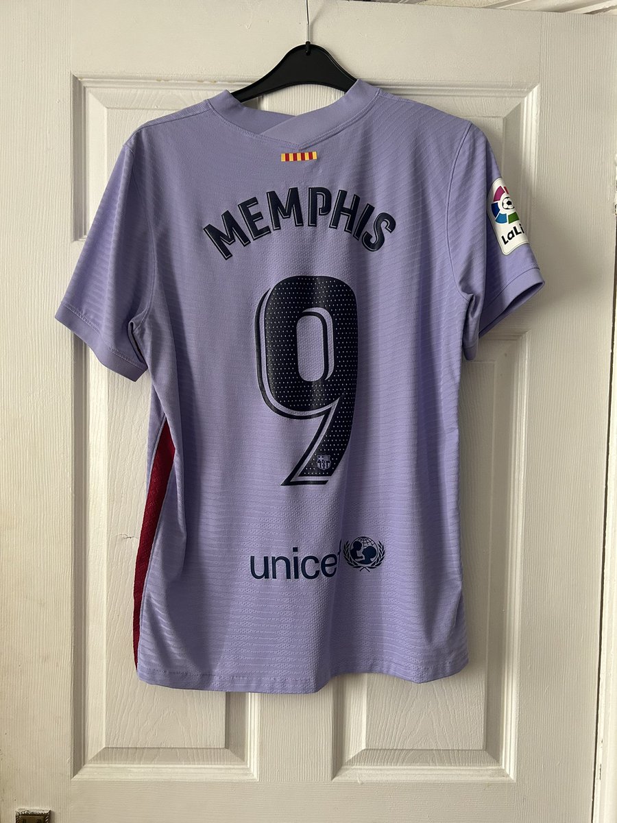 hodgy711's tweet photo. @shirt_x Barcelona 21/22 away shirt Dri-Fit ADV. Memphis nameset and La Liga sleeve patch. Some pulls on the front at the bottom but not really noticeable when wearing, otherwise great condition. £100 ono. https://t.co/X8g0bwb3z3