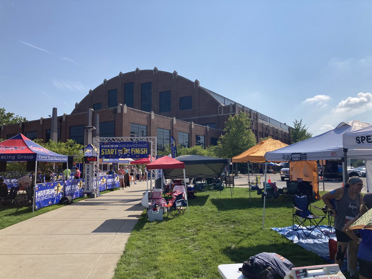 RobRueff's tweet image. Just hanging out at the cathedral of Indiana basketball my fleet feet team and the AWESOME running community family #8hourdream #runchat #runhardhavefun #runnersaremadeinthesummer