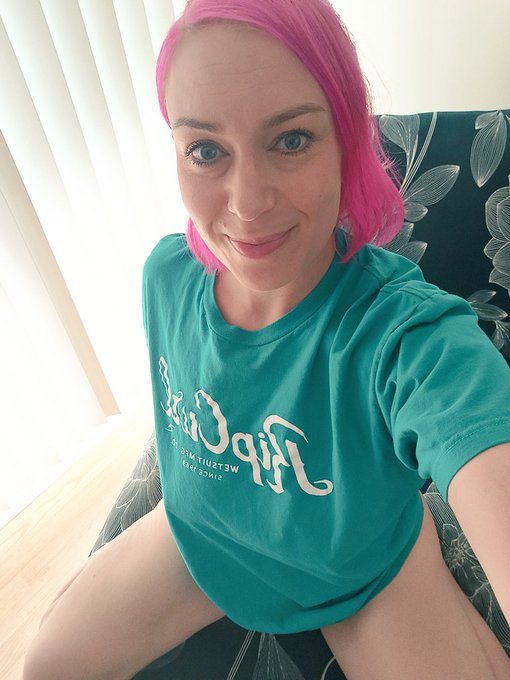 If money were no object, what life chore would you most want to unload?  I think for me, I'd want a professional<a href="/tag/feet"class="tags"><span>#feet</span></a><a href="/tag/feetpicsforsale"class="tags"><span>#feetpicsforsale</span></a><a href="/tag/feetseller"class="tags"><span>#feetseller</span></a>