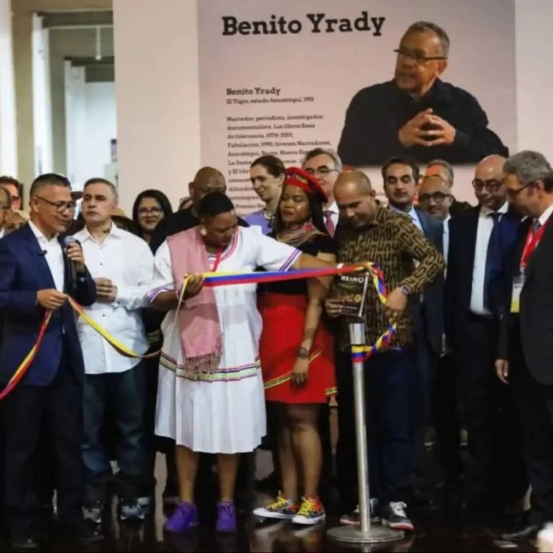 CairotaenCcs's tweet photo. #11Julio 

Tuve el Honor de acompañar en la inauguración de la #FILVEN 2024 en los espacios de la #GAN presidida por el Ministro de Cultura Sr Ernesto Villegas, con la presencia de Sr Yuri Pimentel y Honorables autoridades.
#FILVEN #venezuela #Caracas #GAN #Galeriadeartenacional https://t.co/6AMGVDJUly