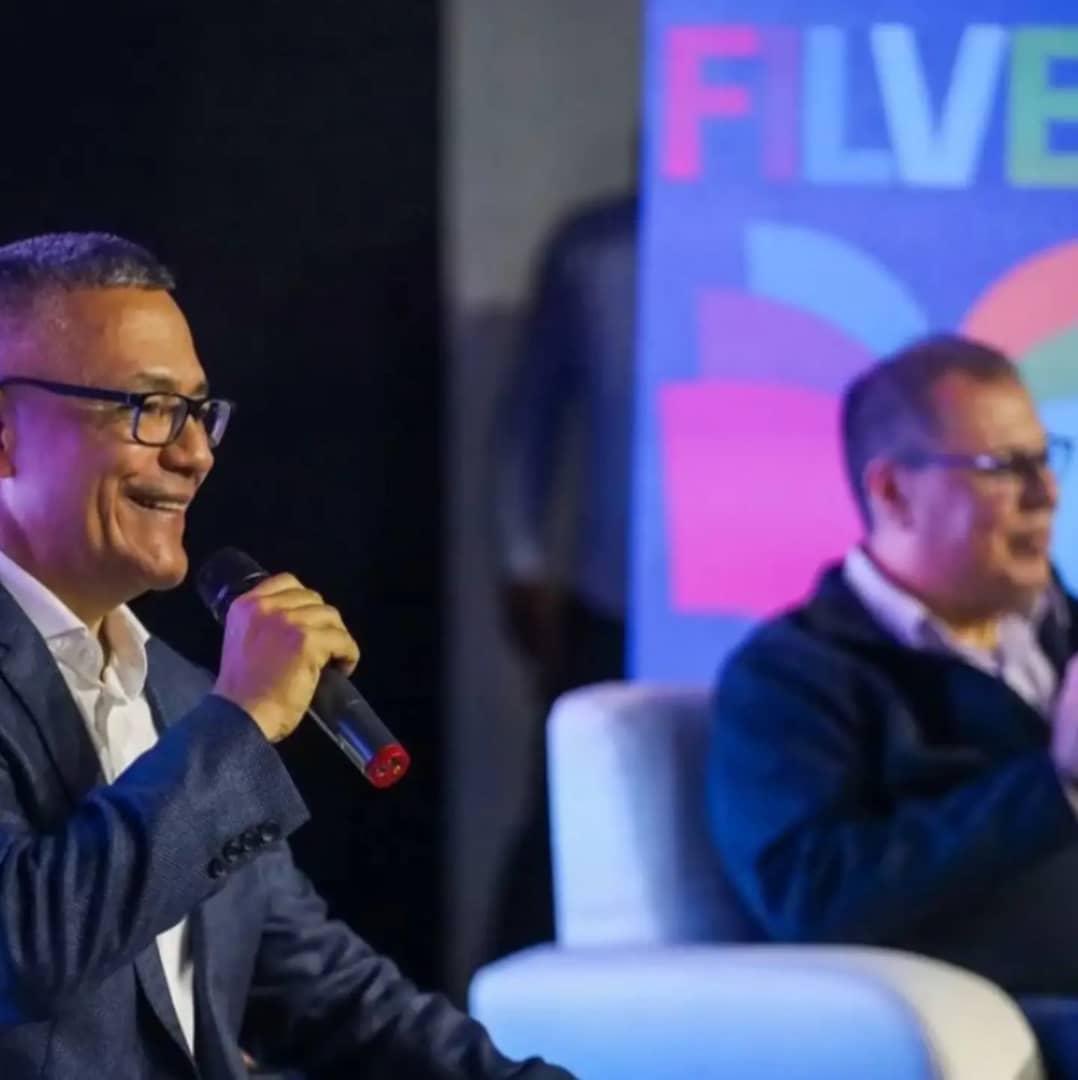 CairotaenCcs's tweet photo. #11Julio 

Tuve el Honor de acompañar en la inauguración de la #FILVEN 2024 en los espacios de la #GAN presidida por el Ministro de Cultura Sr Ernesto Villegas, con la presencia de Sr Yuri Pimentel y Honorables autoridades.
#FILVEN #venezuela #Caracas #GAN #Galeriadeartenacional https://t.co/6AMGVDJUly