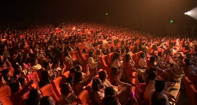 BELIEVE CONCERT CROWD 🔥

BELLELIEVE BIRTHDAY CONCERT

#BELIEVETheConcert
#BELIEVETheBirthdayConcert 
#BelleMariano