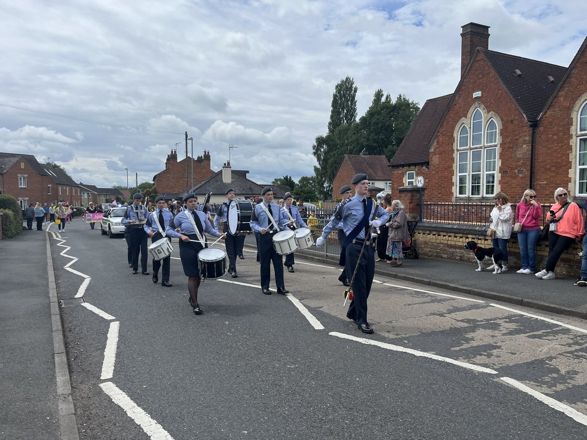Well done to the cadets who paraded at Astwood Bank carnival! A first performance for many, they did the Squadron proud!