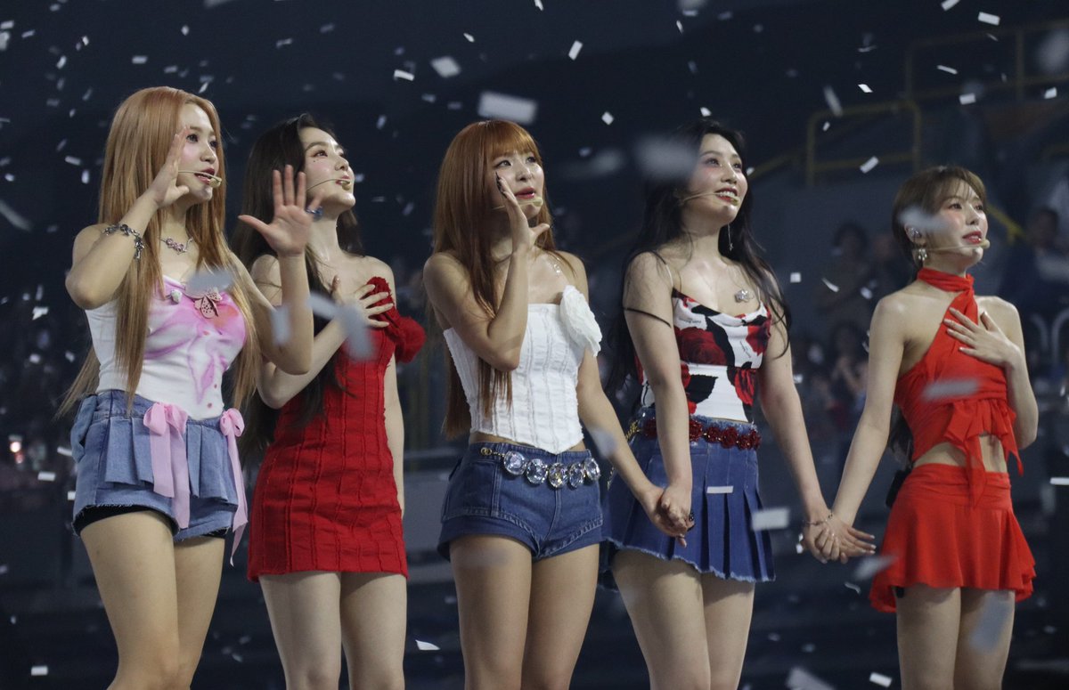 Frances_foto's tweet photo. 240713 Kaohsiung K-mega Concert
🩷💛💙💚💜

#RedVelvet #레드벨벳 https://t.co/2B85WnMHW5