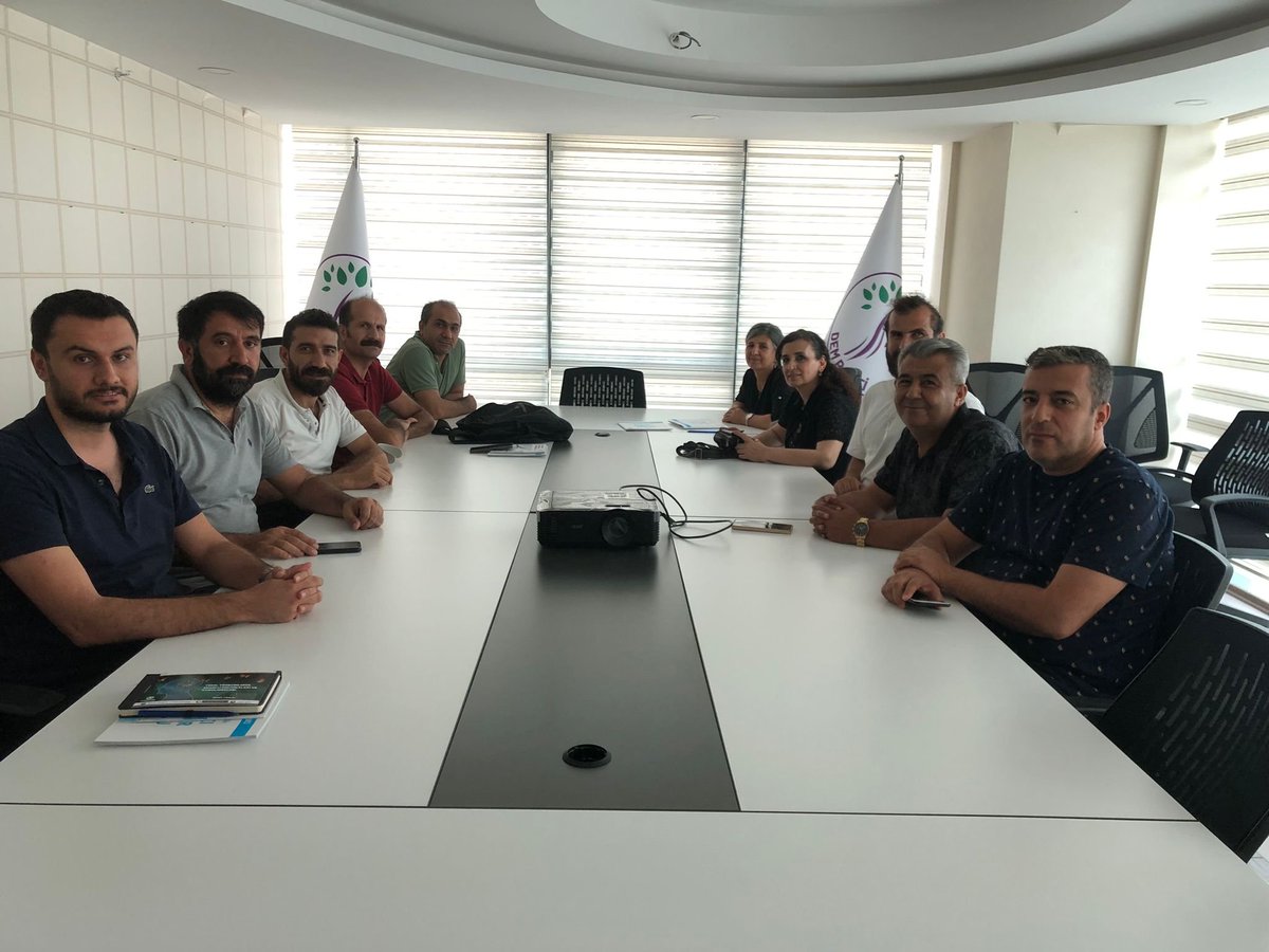 DEM Parti Engelliler Komisyonu olarak DEM Parti Yerel yönetimler Kurulumuzla, belediyelerde engelli hakları-hizmetleri için yapılması gereken temel hususları tartıştık.

Pazar saat 11'de Amed'de Engelli Politikaları'nı daha ayrıntılı bir panel forumda ele alacağız

<a href="/DEMPartiDYYK/">DEM Parti Demokratik Yerel Yönetimler</a>