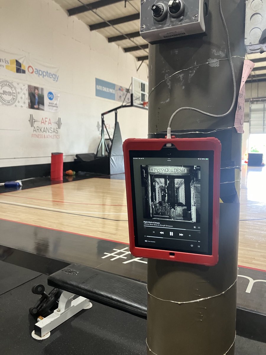 DPAchair's tweet photo. 55-year-old dude workout music. #AFAmily https://t.co/Y3kMk4NVx6