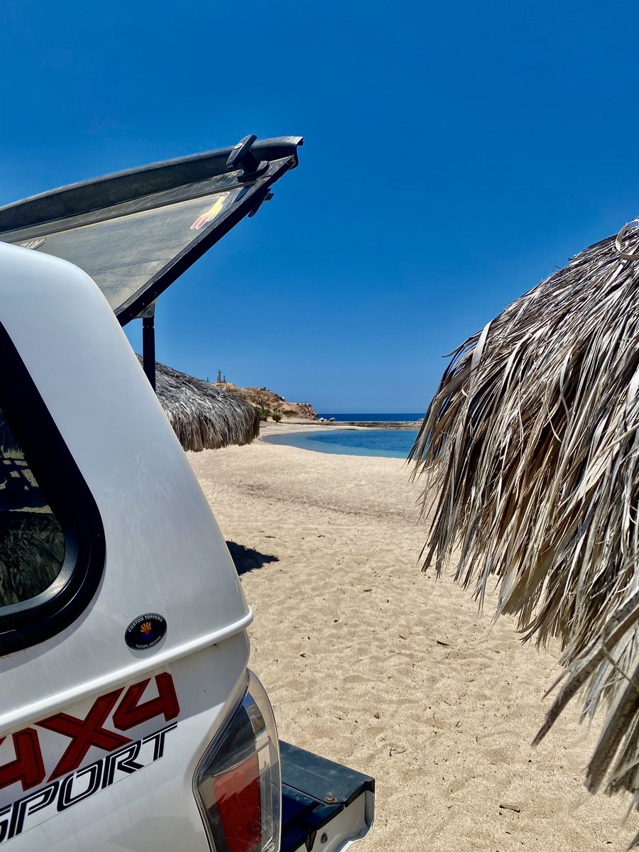 Alexvoy's tweet image. Una playa sin personas. En mi estado si hay!