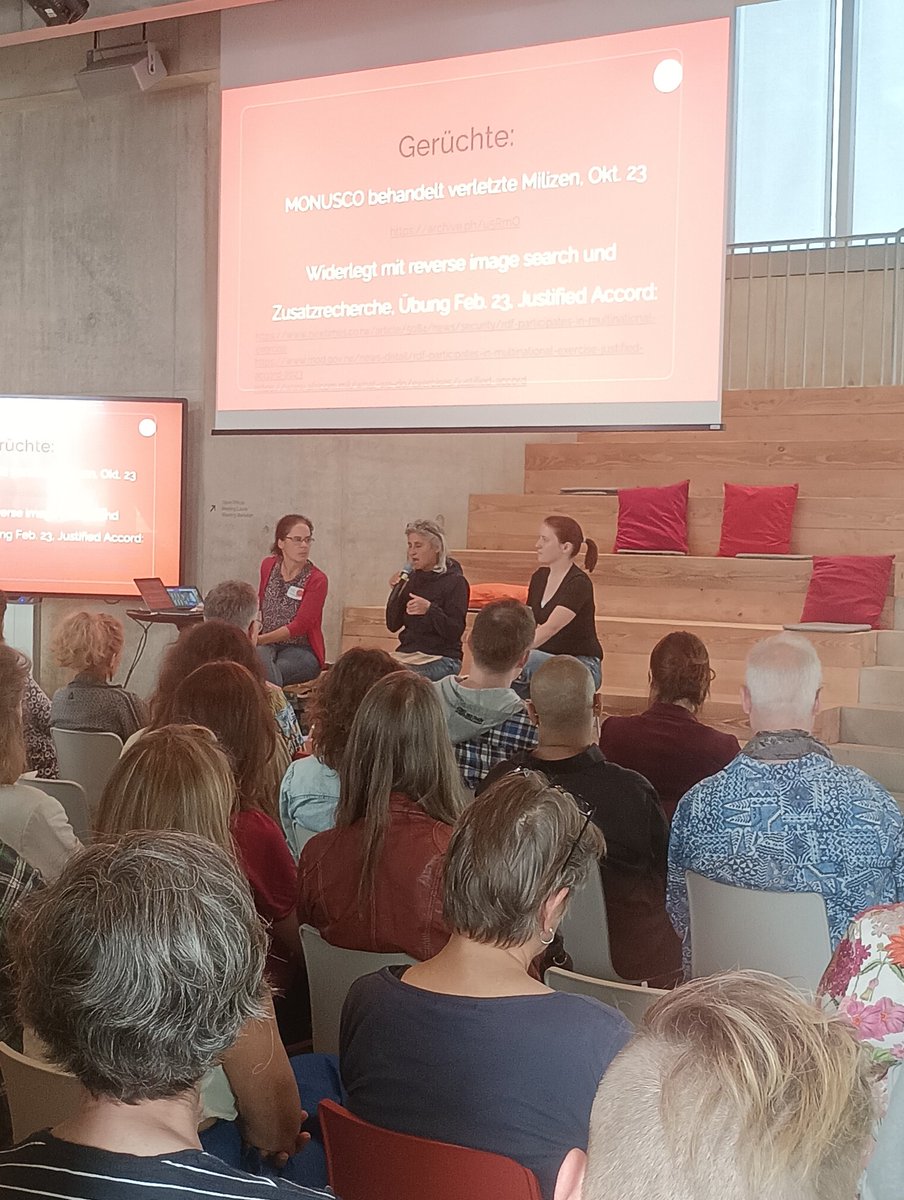 Fake oder Fakt? Workshop mit <a href="/correctiv_org/">CORRECTIV</a> und <a href="/JudithRaupp/">Judith Raupp</a>. "Medienkompetenz muss stärker Bestandteil der Lehrpläne von Schulen werden", fordert Judith Raupp.