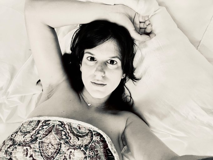 Sally Smiles ☺️’s pics and videos