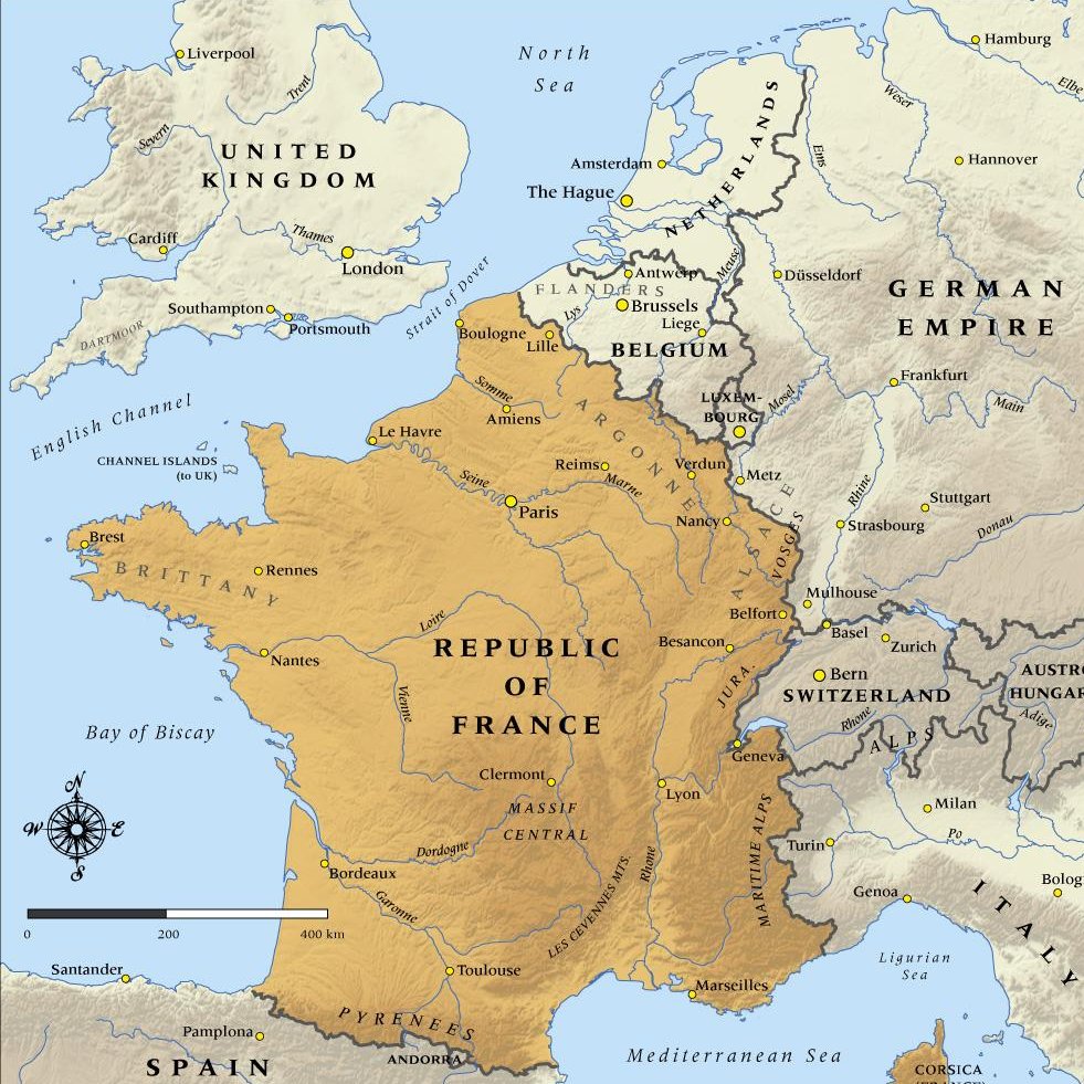 Pillandia's tweet image. Border stone between France and Germany, in the period between 1871 and 1919, on a postcard from the early 1900s. 

#France #Germany #Elsass #Alsace #Vosges #Border