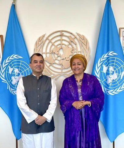 Saber H Chowdhury | সাবের হোসেন চৌধুরী (@saberhc) on Twitter photo Very good to meet with <a href="/AminaJMohammed/">Amina J Mohammed</a> who leads and champions the development agenda within <a href="/UN/">United Nations</a> as its Deputy Secretary General. Very good to meet with <a href="/AminaJMohammed/">Amina J Mohammed</a> who leads and champions the development agenda within <a href="/UN/">United Nations</a> as its Deputy Secretary General.