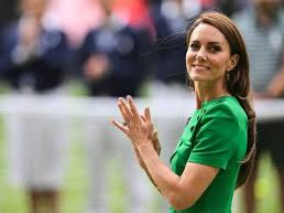 agedorgallery's tweet photo. @KensingtonRoyal announces:
#returnofKateMiddleton the #PrincessofWales will be absent from the women's Wimbledon final today.
🤩BUT, she WILL be there tomorrow for the men's final👸 #KateMiddletonreturn #whereisKateMiddleton #PrincessCatherine @Wimbledon https://t.co/4Pul6weBT9