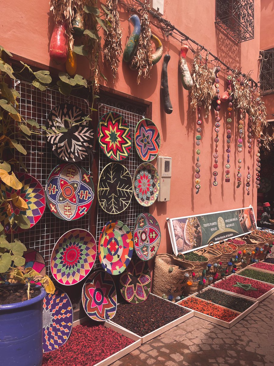 aojerp's tweet photo. Nuestro viaje a #Marrakech 🇲🇦 está siendo un descubrimiento de colores, aromas y sabores!! Una verdadera delicia para nuestros sentidos!! 🥰 https://t.co/5kOSFdDxyc