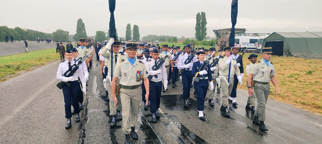 DIRISI_FR's tweet image. 📸 J-1 avant le défilé du #14Juillet

Nos défilants sont prêts à donner la plus belle image de la #DIRISI.

Rendez-vous demain pour ce rendez-vous historique.

#FiersDeNosSoldats #UnirNosForces