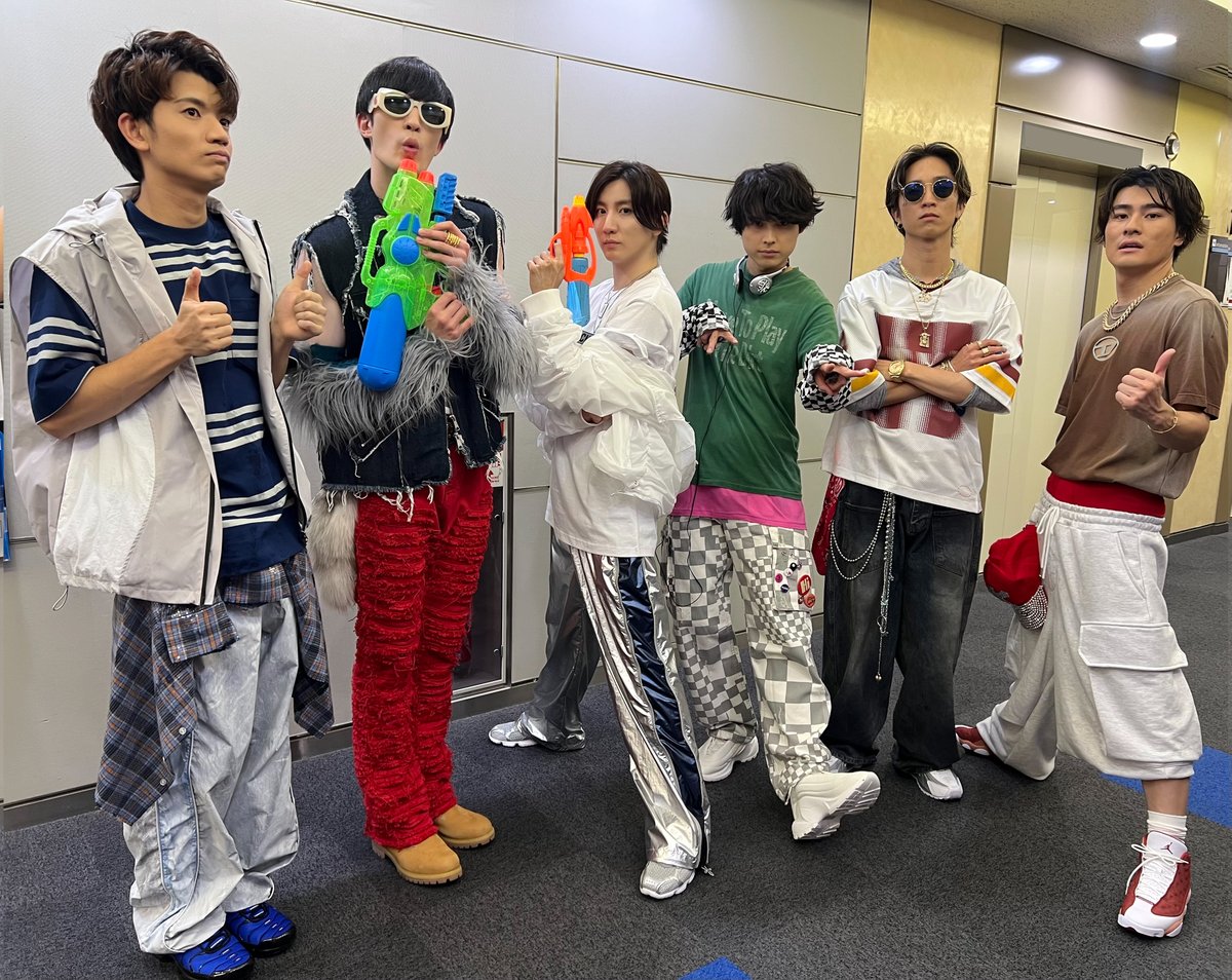 TBS_ONGAKUNOHI's tweet photo. #SixTONES のみなさんからお写真届きました📸❤️‍🔥 https://t.co/IiZMlFmiuJ
