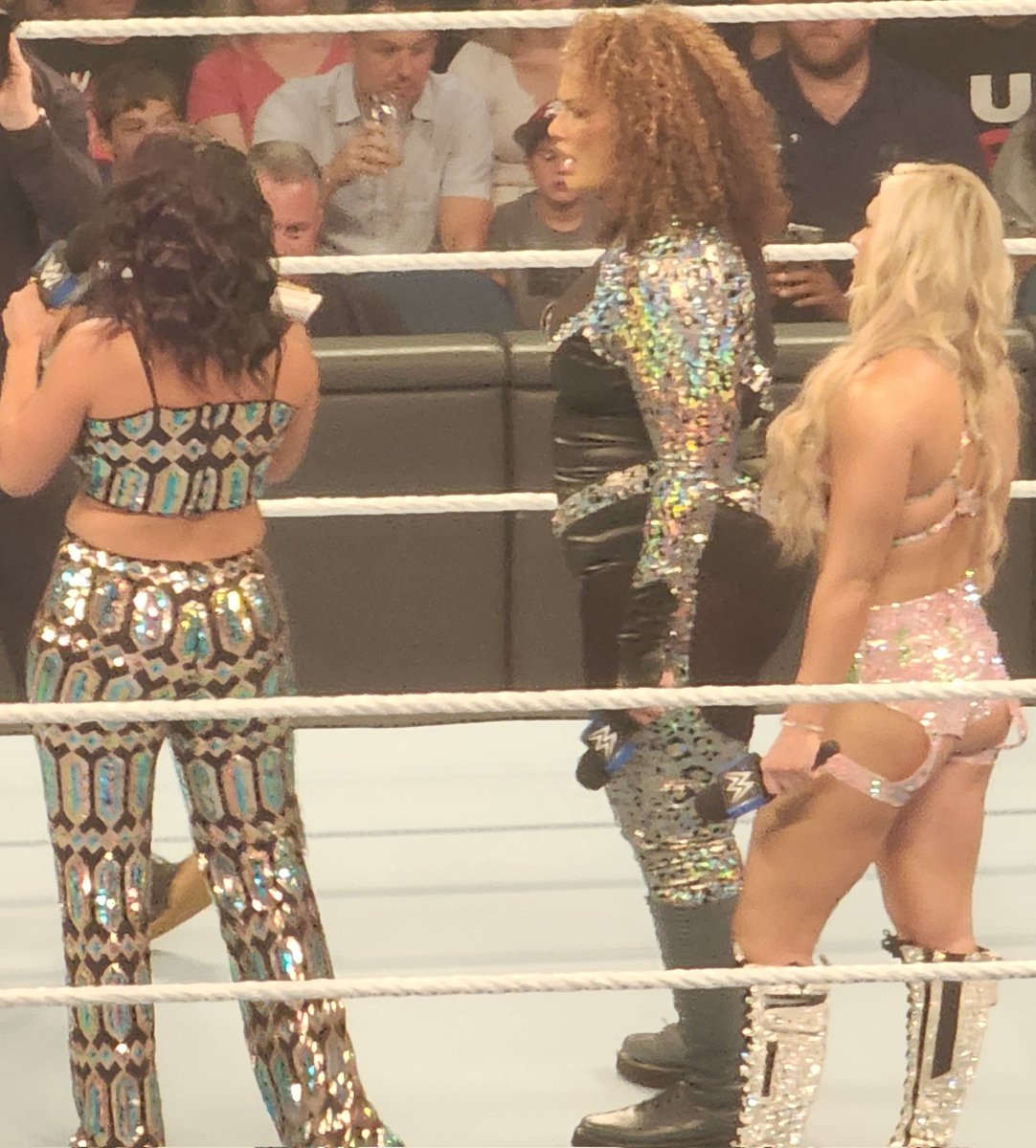 elafroameprking's tweet photo. The Fallout to #MITB 💰💲🤑☝🏾🤙🏾...

#TheLifestylesoftheRichandDavid (#TLRD)...

@WWE #WWE
#Smackdown
@itsBayleyWWE
@tiffstrattonwwe
@LinaFanene
@RealLAKnight
@BDavenportWWE
@DCUCenter https://t.co/CUX0YxmxPZ