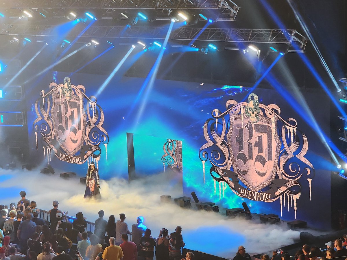 elafroameprking's tweet photo. The Fallout to #MITB 💰💲🤑☝🏾🤙🏾...

#TheLifestylesoftheRichandDavid (#TLRD)...

@WWE #WWE
#Smackdown
@itsBayleyWWE
@tiffstrattonwwe
@LinaFanene
@RealLAKnight
@BDavenportWWE
@DCUCenter https://t.co/CUX0YxmxPZ