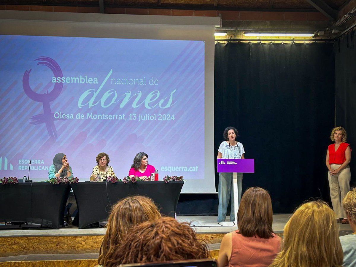 EsquerraSPM's tweet photo. 🗣️ [ASSEMBLEA NACIONAL DE DONES]

Avui som amb la @martarovira, després de sis anys d'exili. Fem una anàlisi 🧐 política de present i futur del partit i del país.

✊ Les @ERC_dones, continuem fent de la política una eina feta per les dones i per a les dones. https://t.co/UijXC7vbGn