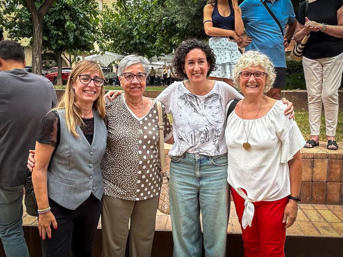EsquerraSPM's tweet photo. 🗣️ [ASSEMBLEA NACIONAL DE DONES]

Avui som amb la @martarovira, després de sis anys d'exili. Fem una anàlisi 🧐 política de present i futur del partit i del país.

✊ Les @ERC_dones, continuem fent de la política una eina feta per les dones i per a les dones. https://t.co/UijXC7vbGn